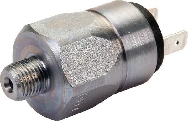 Spínač tlaku oleje