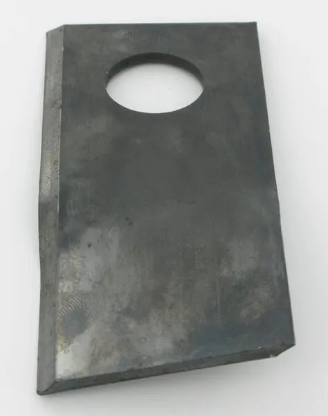 Nůž rotační sekačky rotace vpravo 106 x 49 x 3 mm; otvor Ø 21 mm; vhodný pro Claas; 25 ks/bal.