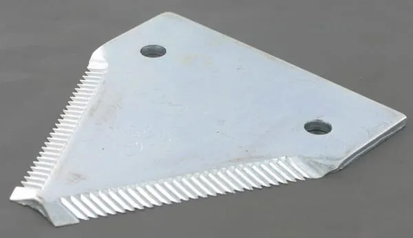 Čepel nože nahoře ozubená