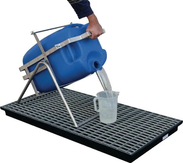 Plnicí držák kanystru