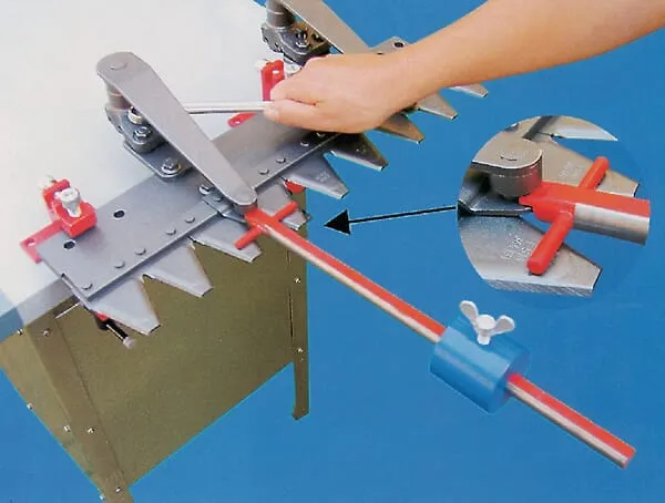 E.S.M. - kyvná a tlaková váha