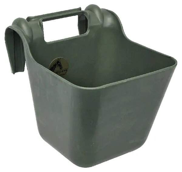 Koryto se závěsem pro krávy a koně