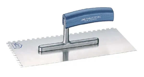 Hladítko s ohnutou rukojetí