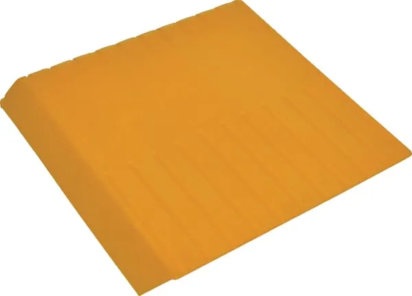 Páté dveře žluté