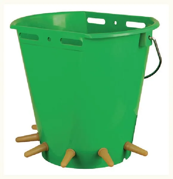 Napájecí vědro pro jehňata