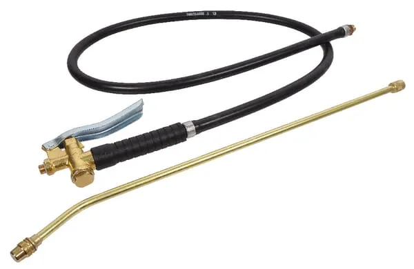 Sprayer lances Gloria