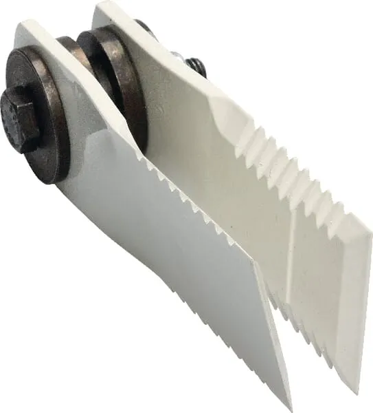 Sada zahnutých nožů pro drobení slámy s povlakem