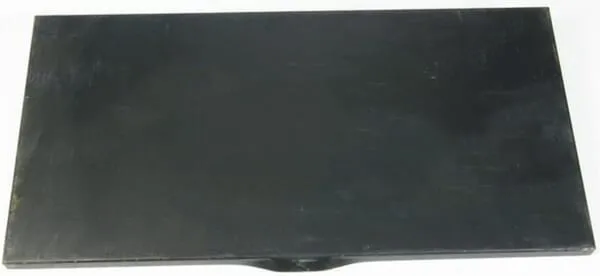 Víko nádrže na hnojivo