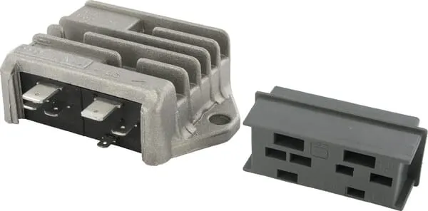 Regulátor napětí 12 V
