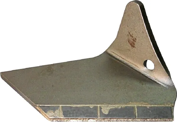 Křídlo radlice, pravé, karbid