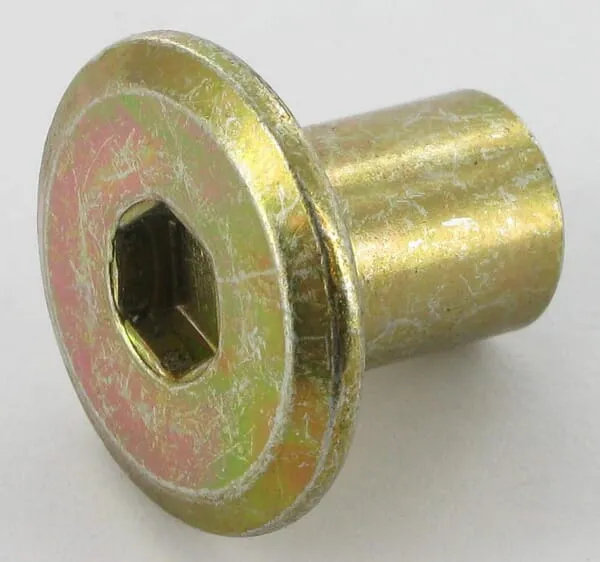 Závitová matice M8x16