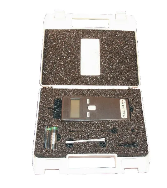 Ruční otáčkoměr, Digital HT4200