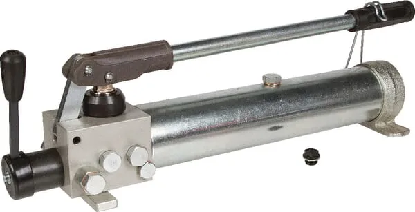 Ruční čerpadlo s nádrží