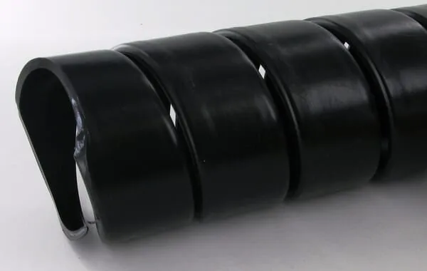 Ochranná plastová spirála černá 80-98 mm