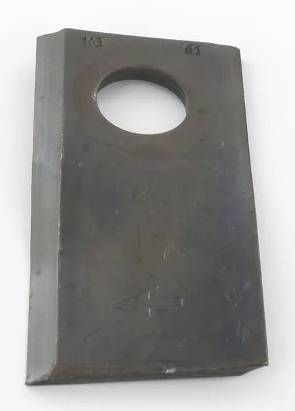 Nůž rotační sekačky pravý 105x48x4 mm, oválný otvor, 23,0x20,5 mm, vhodný pro Taarup, 25 ks/bal.