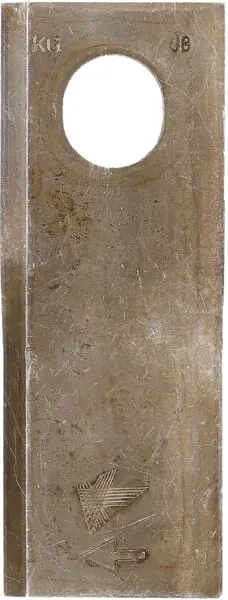 Nůž rotační sekačky rotace vpravo 126 x 47 x 4 mm; ovál otvor 23 x 20,5 mm; vhodný pro Taarup; 25 ks/bal.