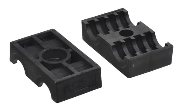 Tělesa dvojitých držáků trubek z plastu