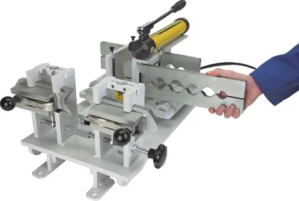 Montážní nástroj pro kloubové hřídele SW40