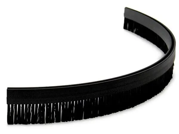 Pružný kartáčový pásek BlackProtect krátký nylonový 0,5 mm